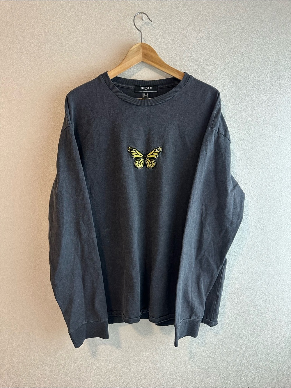 Forever 21 Men’s embroidered butterfly long sleeve size large